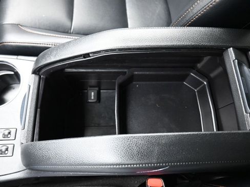 Used 2019 Toyota Highlander XLE image 25