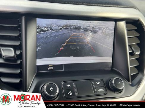 Certified 2023 GMC Acadia SLT w/ Preferred Package image 23