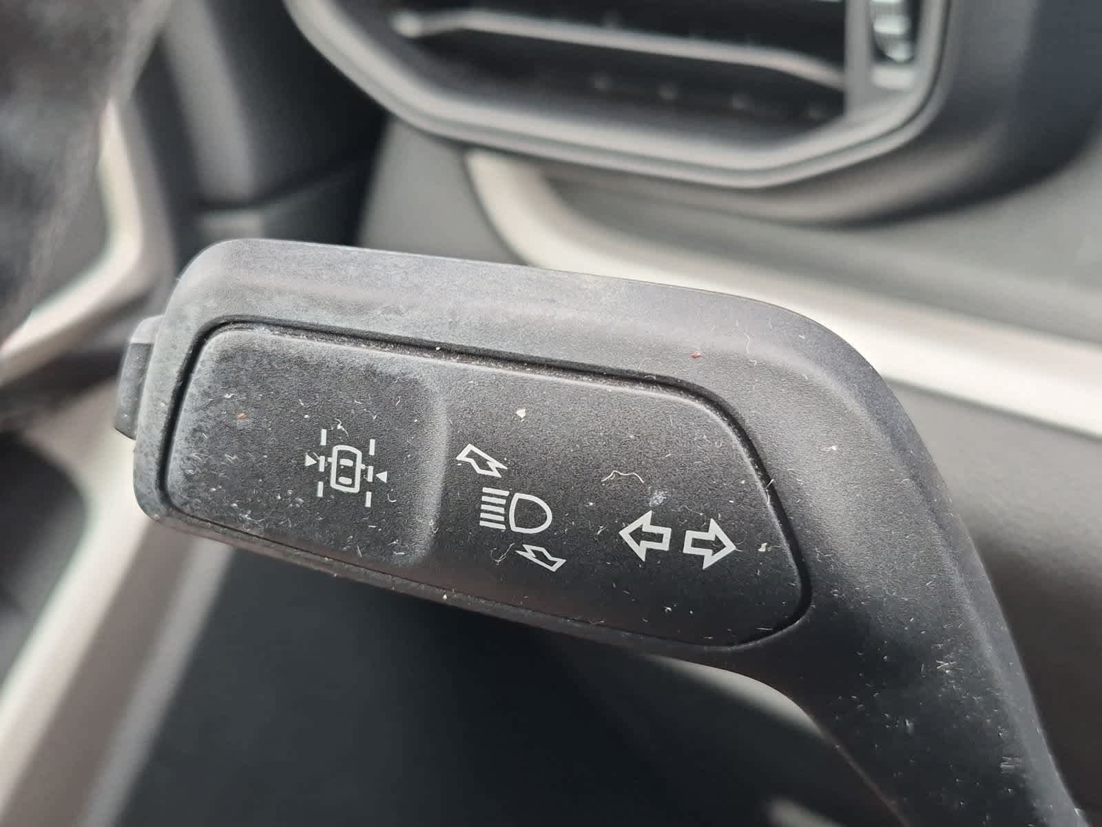 Used 2023 Ford Explorer XLT AWD/4WD image 26