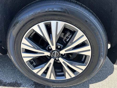 Certified 2023 Nissan Rogue SV w/ SV Premium B Package FWD image 10
