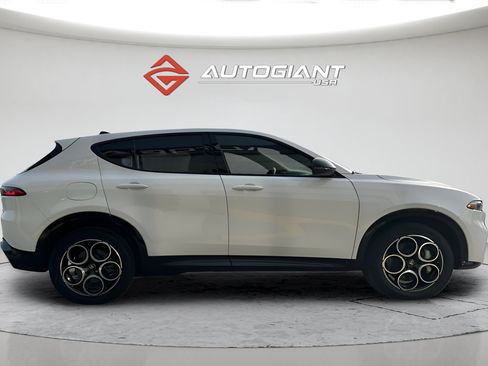 Used 2025 Alfa Romeo Tonale w/ Premium Package AWD/4WD image 13