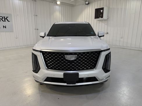 Used 2025 Cadillac Escalade Premium Luxury w/ Touring Package image 8