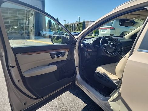 Used 2019 Honda CR-V Touring image 9