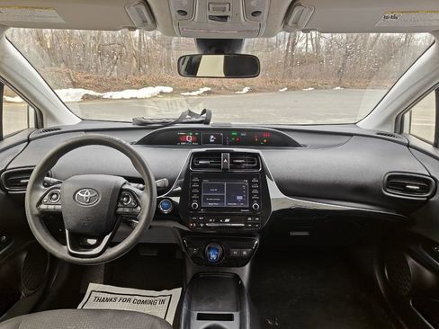Used 2021 Toyota Prius LE image 10