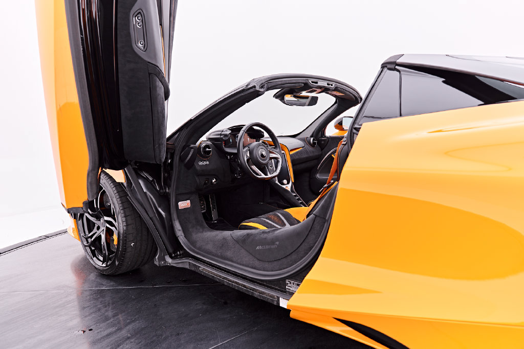Used 2025 McLaren 750S Spider RWD image 49