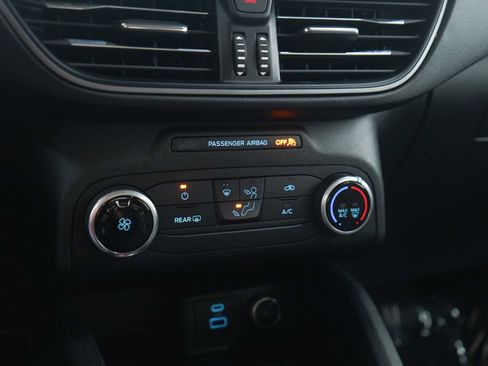 Used 2020 Ford Escape S image 22