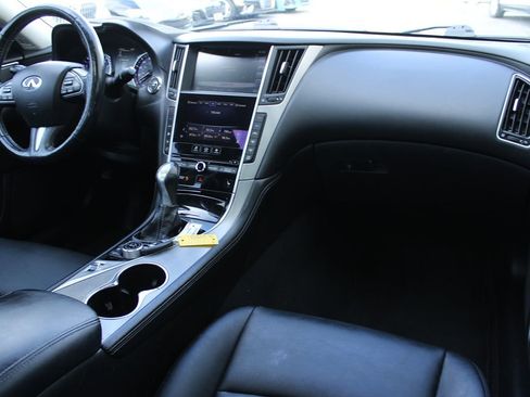 Used 2016 INFINITI Q50 3.0t Premium w/ Driver Assistance Package image 18