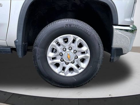 Used 2022 Chevrolet Silverado 2500 LT w/ Convenience Package AWD/4WD image 33