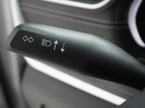 Used 2022 Jeep Grand Cherokee L Limited w/ Black Appearance Package image 22