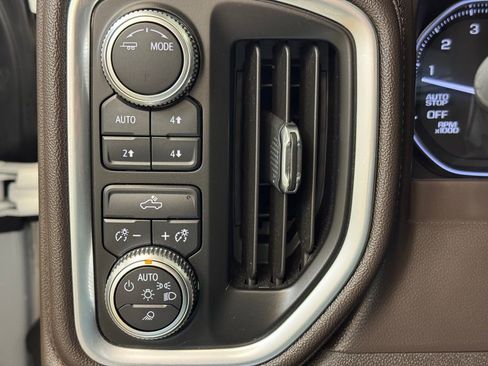 Used 2020 GMC Sierra 1500 SLE w/ SLE Value Package image 28