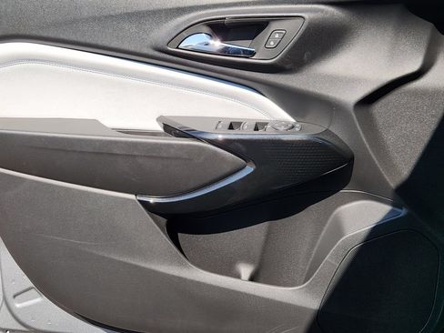 New 2026 Chevrolet Trax LT w/ Driver Confidence Package FWD image 17