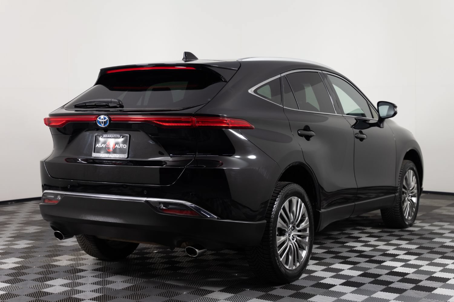 Used 2024 Toyota Venza XLE AWD/4WD image 7