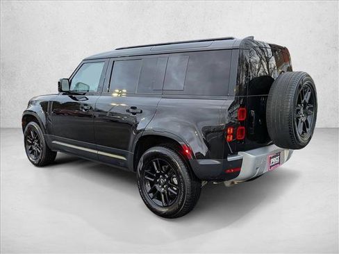 Used 2025 Land Rover Defender 110 S image 8