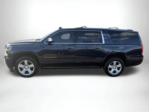 Used 2020 Chevrolet Suburban Premier AWD/4WD image 3