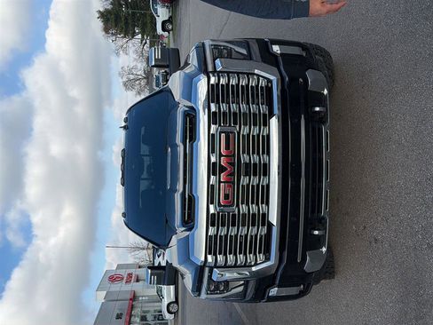 Used 2024 GMC Sierra 2500 Denali w/ Technology Package image 8