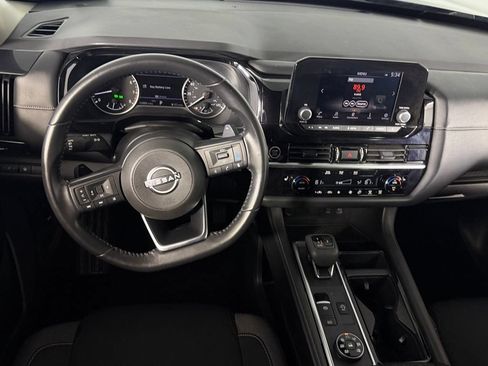 Used 2024 Nissan Pathfinder SV AWD/4WD image 13