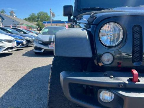 Used 2015 Jeep Wrangler Unlimited Rubicon AWD/4WD image 21