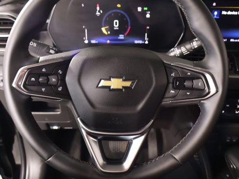 Used 2024 Chevrolet TrailBlazer LT w/ LT Cold Weather Package FWD image 3