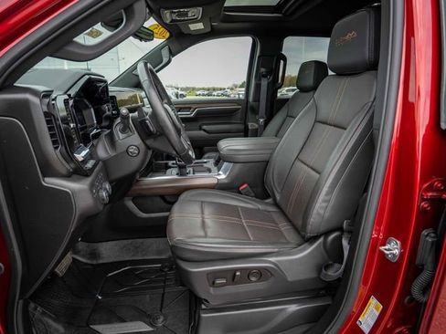 Used 2025 Chevrolet Silverado 1500 High Country w/ High Country Premium Package AWD/4WD image 18