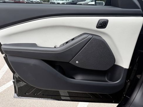 New 2025 Ford Mustang Mach-E Premium image 17