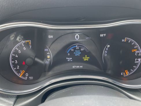 Used 2022 Jeep Grand Cherokee Laredo E AWD/4WD image 17