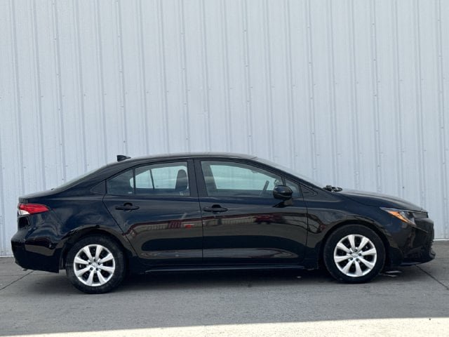 Used 2025 Toyota Corolla LE FWD image 3