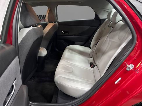 Used 2022 Hyundai Elantra Limited image 10