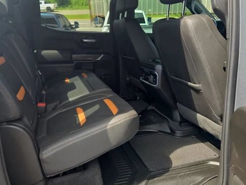 Used 2021 GMC Sierra 1500 AT4 w/ Driver Alert Package II AWD/4WD image 11