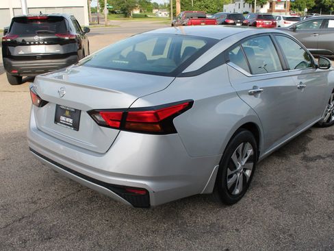 Used 2022 Nissan Altima 2.5 S FWD image 5