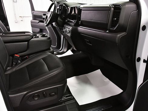 Used 2025 GMC Sierra 1500 SLT image 30