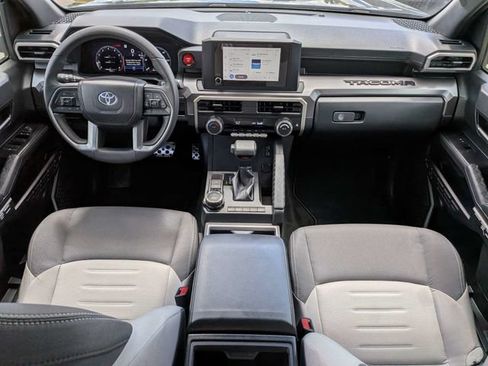 Used 2025 Toyota Tacoma TRD Sport AWD/4WD image 15