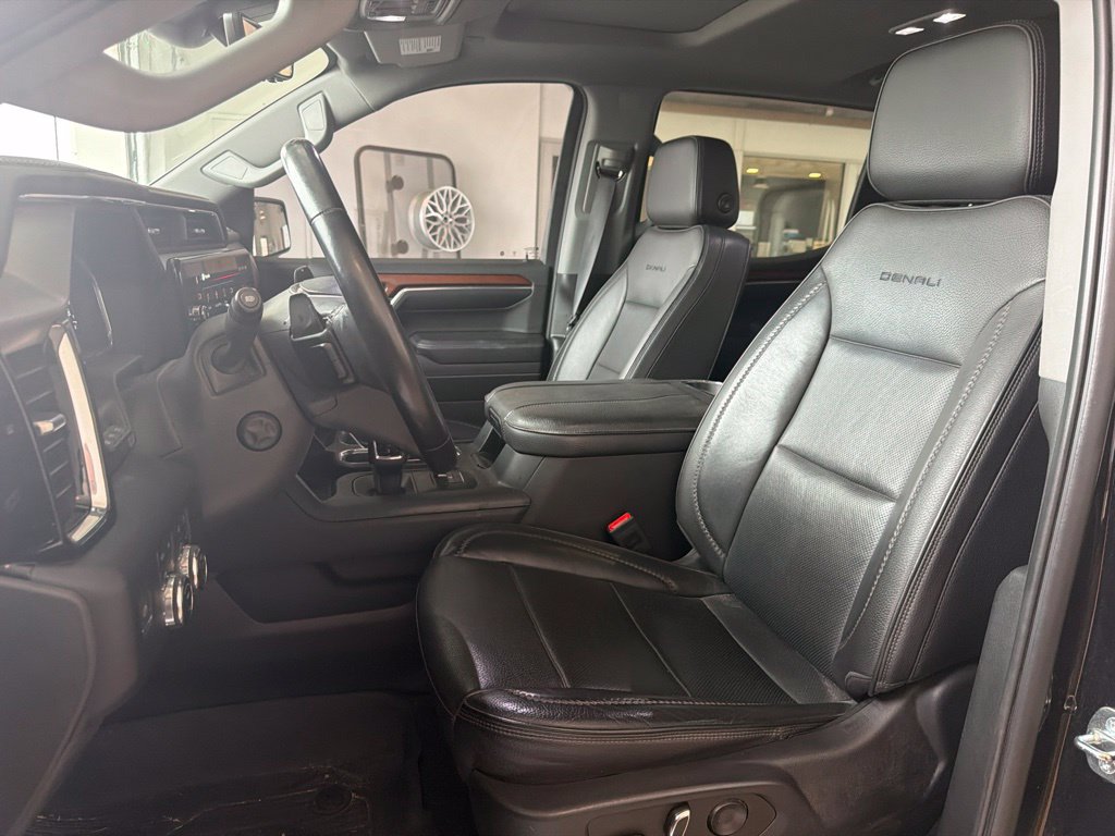 Used 2023 GMC Sierra 1500 Denali w/ Denali Reserve Package AWD/4WD image 9
