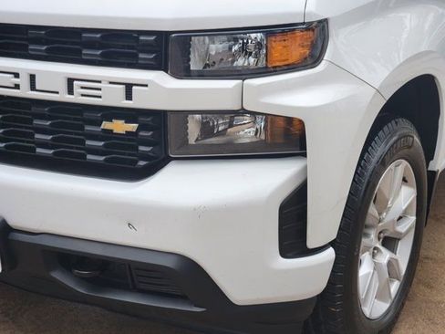 Used 2020 Chevrolet Silverado 1500 Custom w/ Custom Value Package image 16
