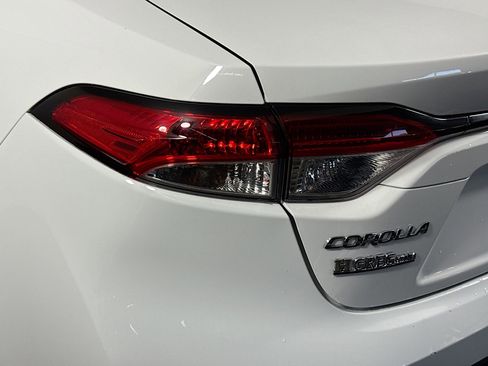 Used 2024 Toyota Corolla LE image 35