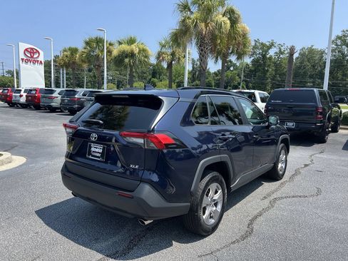 Used 2022 Toyota RAV4 XLE w/ Convenience Package FWD image 10