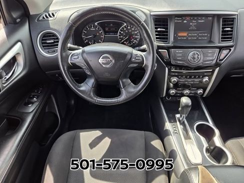 Used 2020 Nissan Pathfinder SV FWD image 12