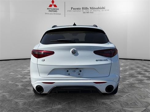 Used 2022 Alfa Romeo Stelvio Veloce image 6
