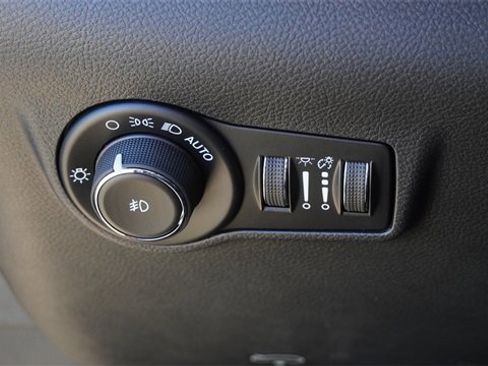 New 2026 Jeep Compass Latitude image 22