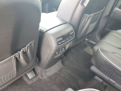 Used 2024 Hyundai Palisade SEL w/ Premium Package FWD image 15