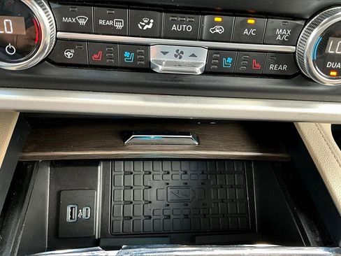 Used 2023 Ford Expedition Max Limited image 33