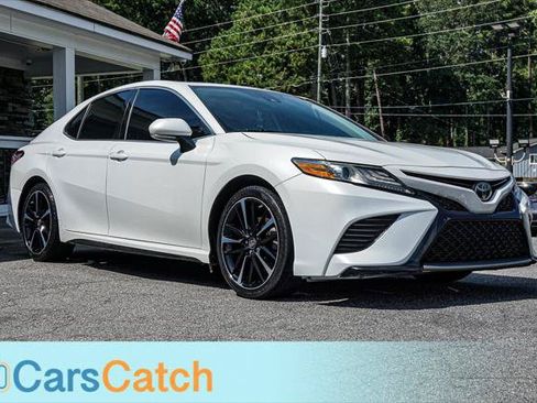 Used 2019 Toyota Camry XSE FWD image 9