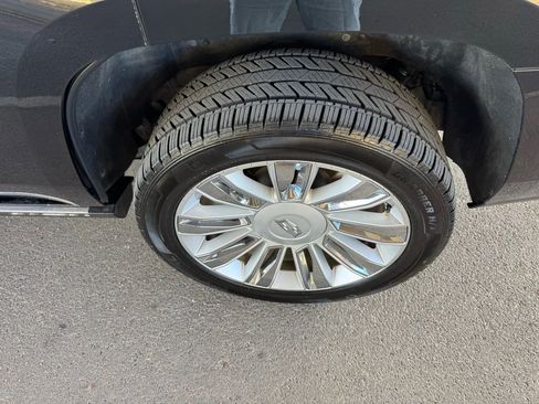 Used 2019 Cadillac Escalade Platinum image 36