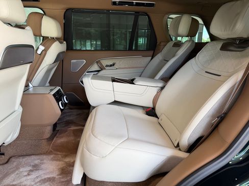 New 2026 Land Rover Range Rover SV AWD/4WD image 20