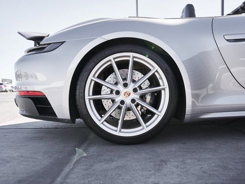 Used 2024 Porsche 911 Carrera GTS w/ Premium Package image 18