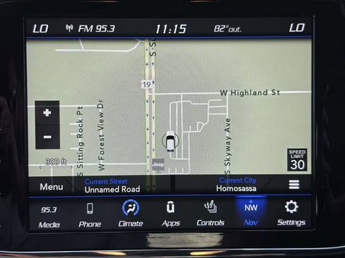 Used 2022 Jeep Grand Cherokee Laredo X RWD image 29