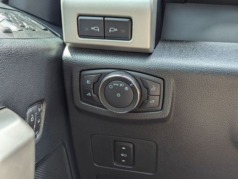 Used 2021 Ford F450 Lariat w/ Lariat Value Package AWD/4WD image 13