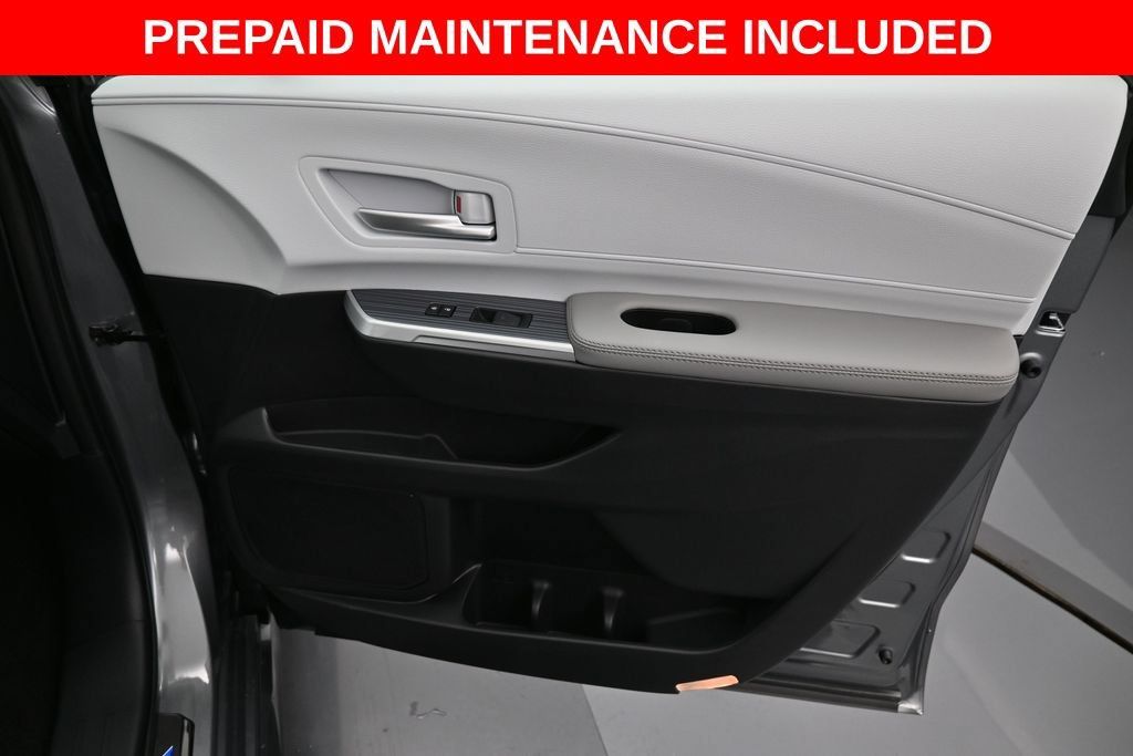 Certified 2026 Toyota Sienna XLE FWD image 34