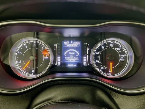 Used 2020 Jeep Cherokee Latitude Plus image 14