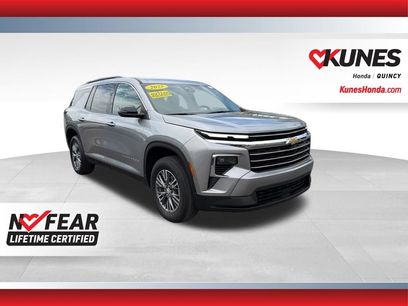 Used 2025 Chevrolet Traverse LT
