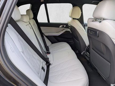 Used 2023 BMW X5 sDrive40i w/ Parking Assistance Package image 22